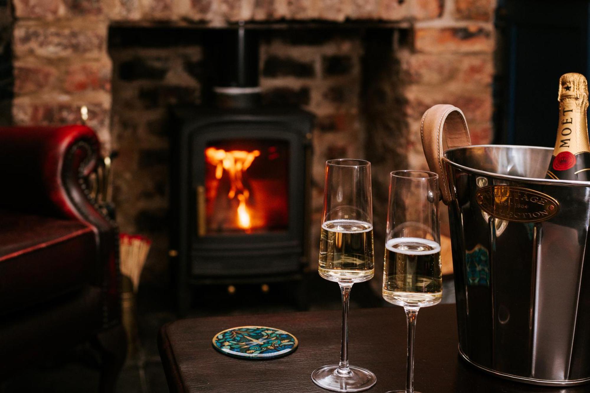 Holiday home Bronte's Rest - Detached Elegant In Historic Old Town With Garden